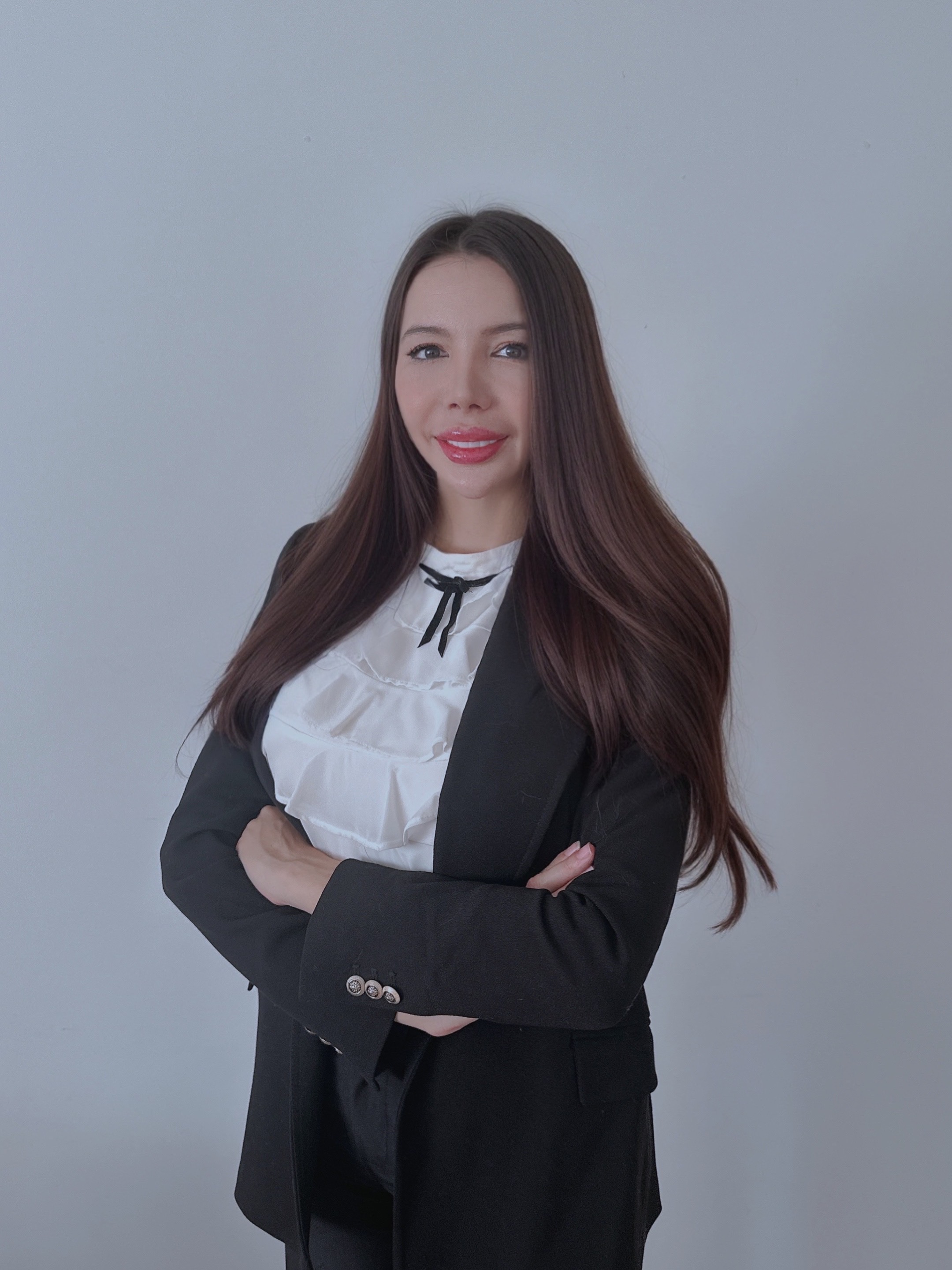 Decoración de eventos en Madrid con mesa dulce y flores